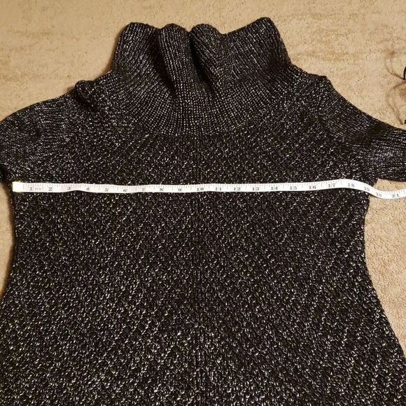 White House Black Market medium sweater - Picture 6 of 9